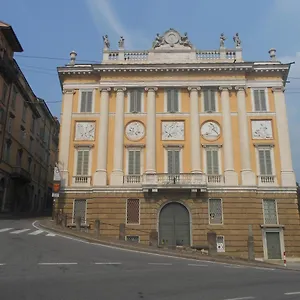Jackie O' A La Maison , Bergamo Italië